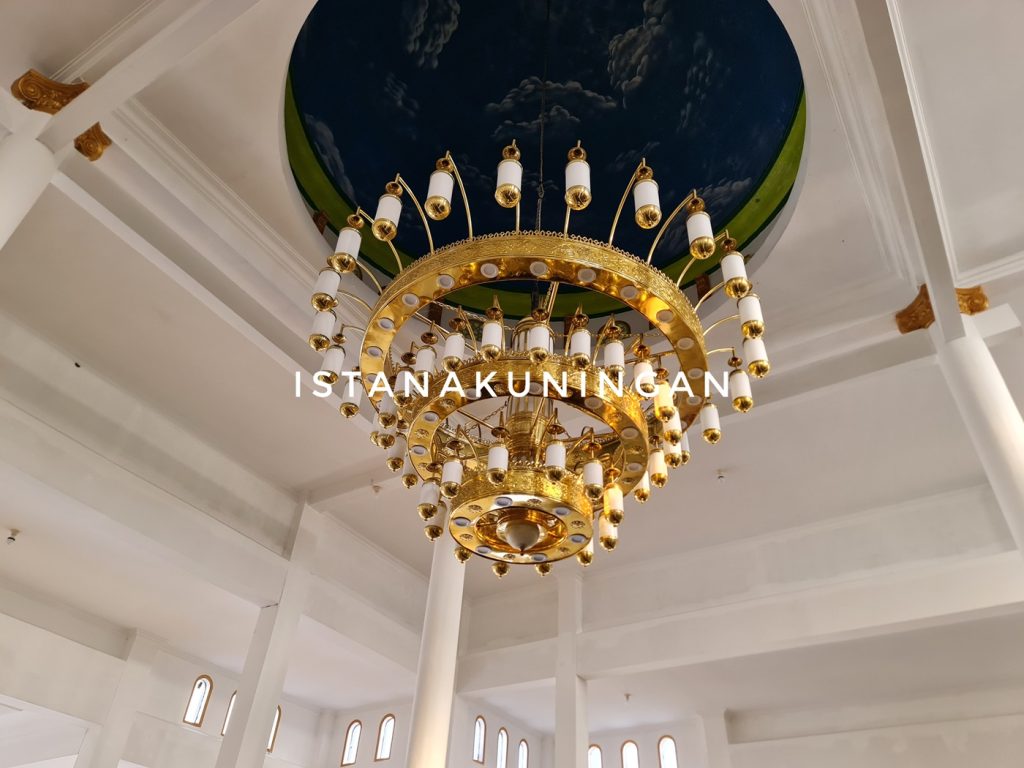 Lampu Gantung Masjid Tembaga Kuningan