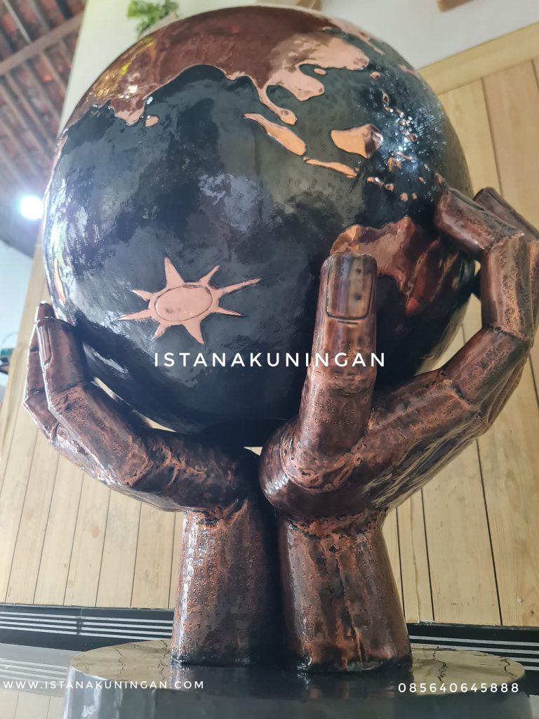 globe peta tembaga kuningan