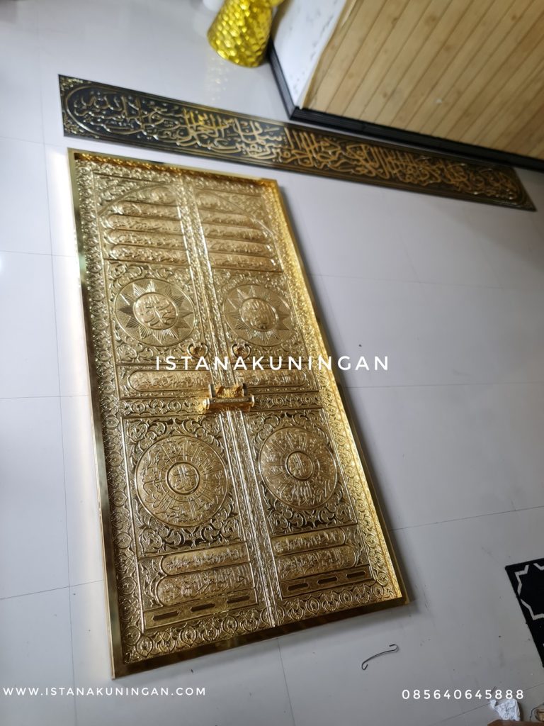 Kaligrafi Pintu Ka’bah Tembaga Kuningan