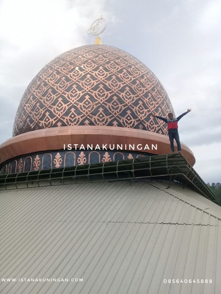 Kubah masjid tembaga kuningan