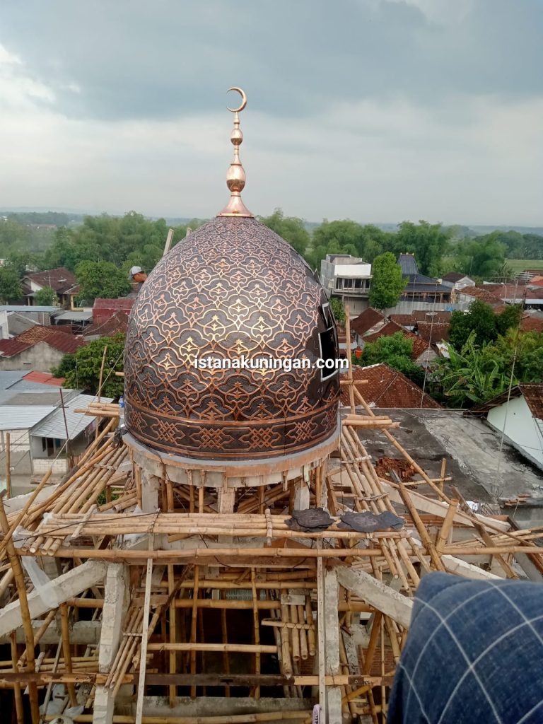 Kubah masjid tembaga kuningan