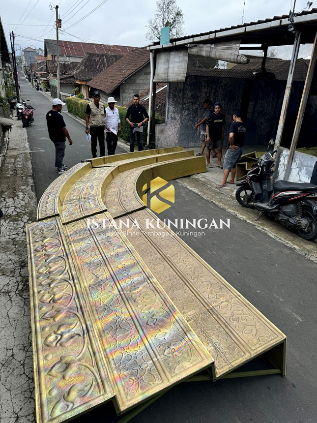 Mihrab Masjid kuningan