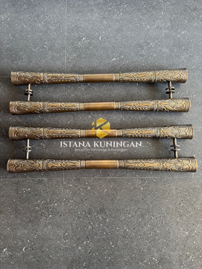 gagang pintu tembaga